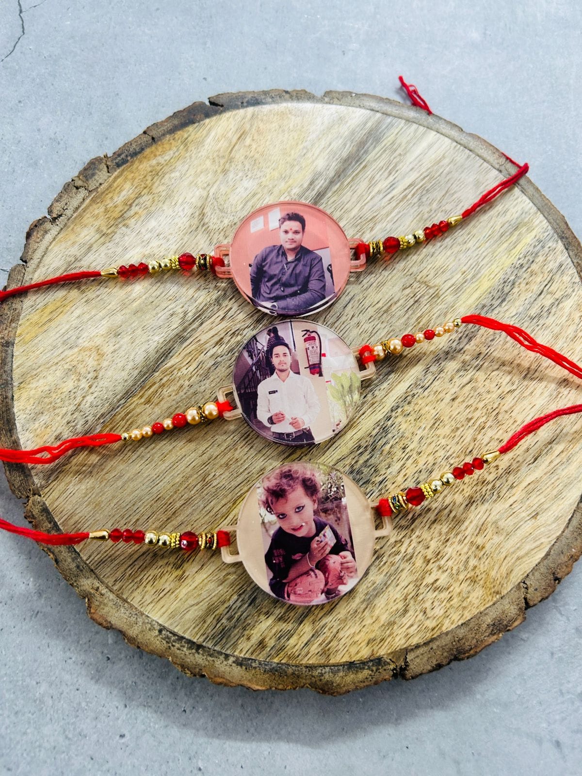 Photo Crystal Rakhi